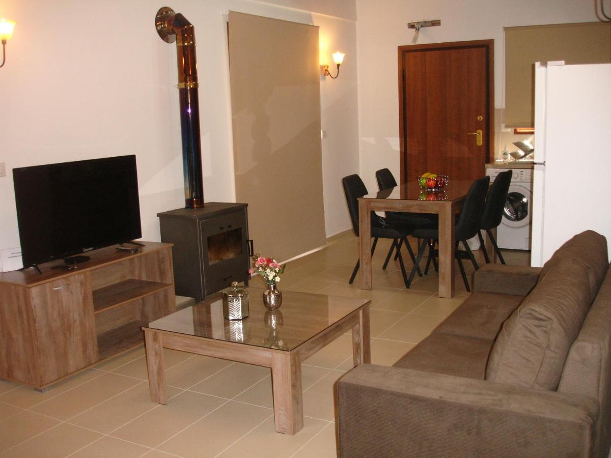 Love Holiday Suite 2 Tris Elies Extérieur photo