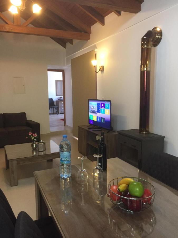 Love Holiday Suite 2 Tris Elies Extérieur photo