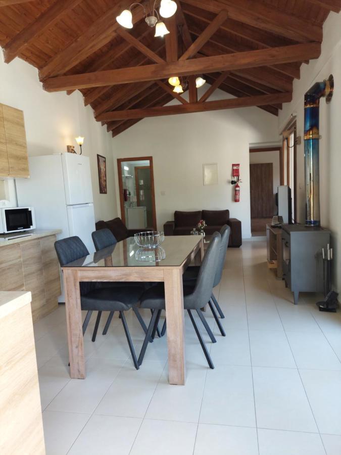 Love Holiday Suite 2 Tris Elies Extérieur photo